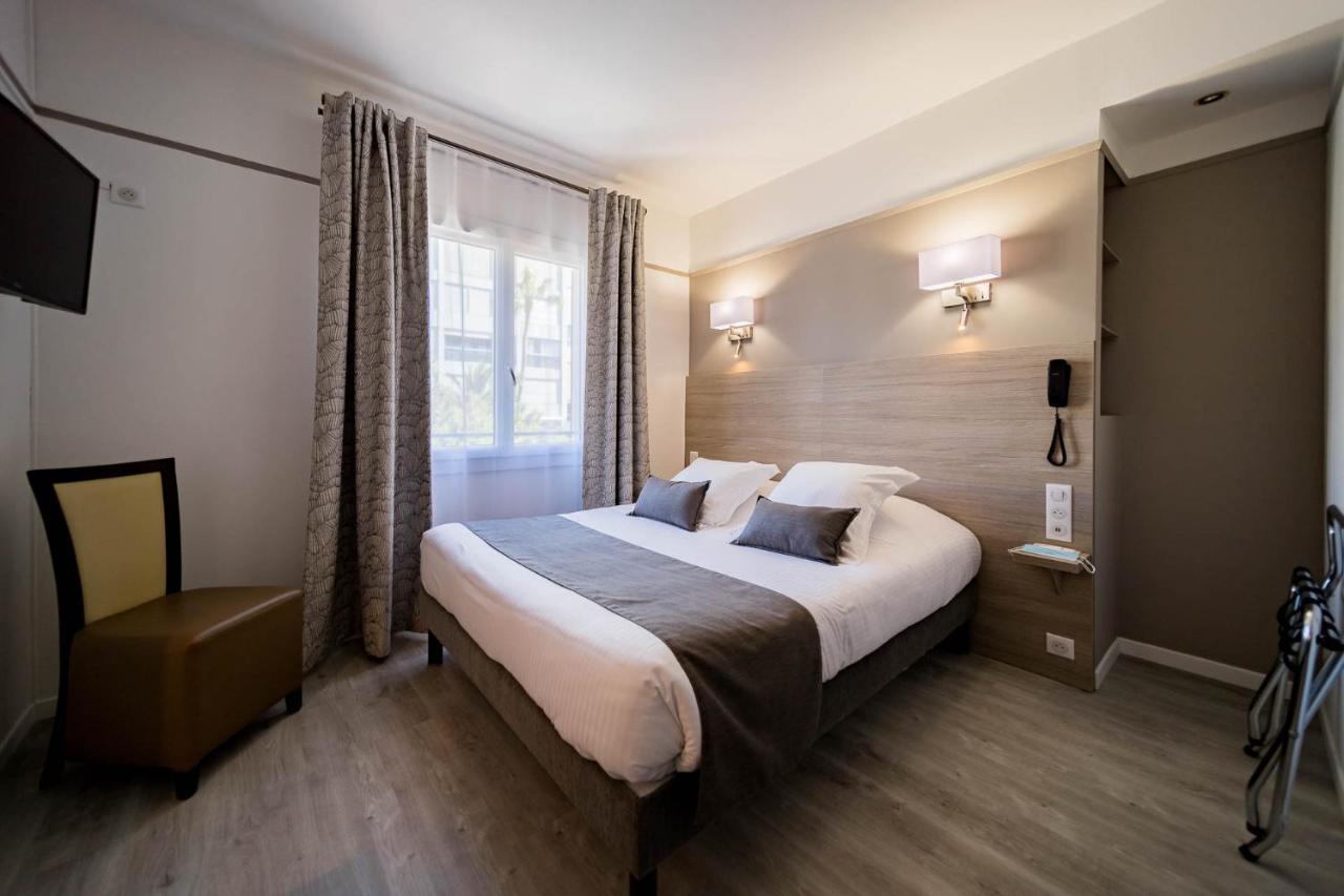 Hotel Le Rabelais เลอลาวองดูว์ ภายนอก รูปภาพ