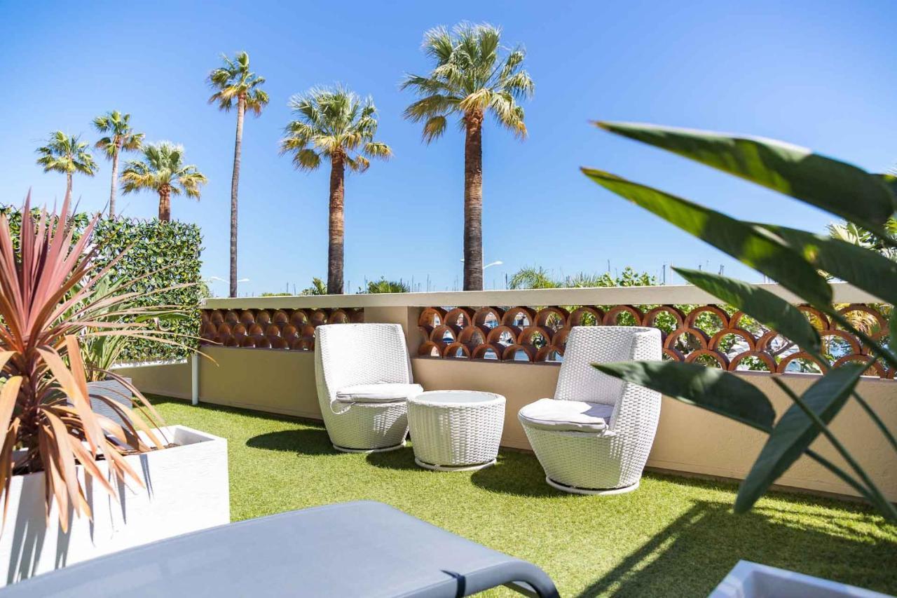 Hotel Le Rabelais เลอลาวองดูว์ ภายนอก รูปภาพ