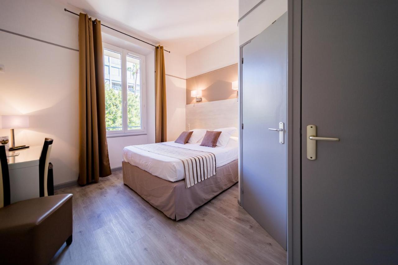 Hotel Le Rabelais เลอลาวองดูว์ ภายนอก รูปภาพ