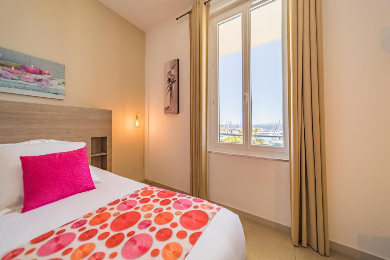 Hotel Le Rabelais เลอลาวองดูว์ ภายนอก รูปภาพ
